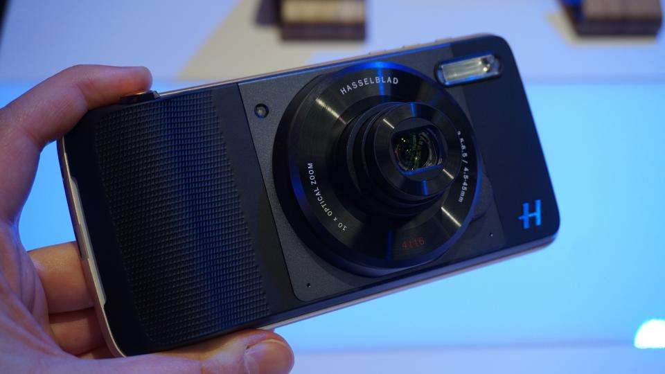 Moto Z Play review: Hands-on with Motorola's latest modular flagship and the Hasselblad True Zoom