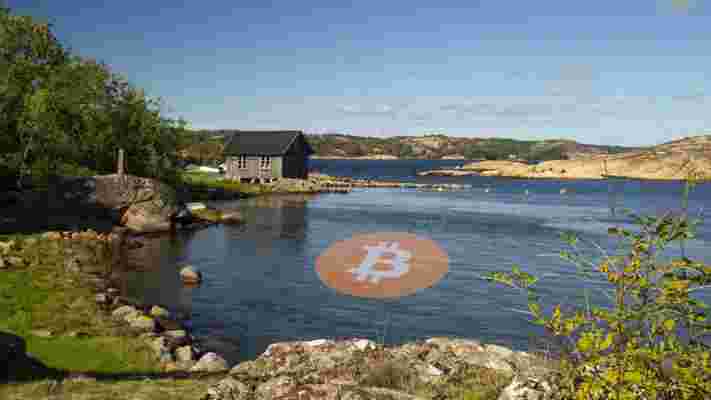 Hackers tweet Bitcoin nonsense and racism via Sweden’s top political party